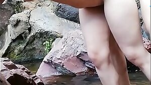 Me la cogi en la quebrada por andar de puta