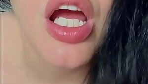 Mommy queefing in your face